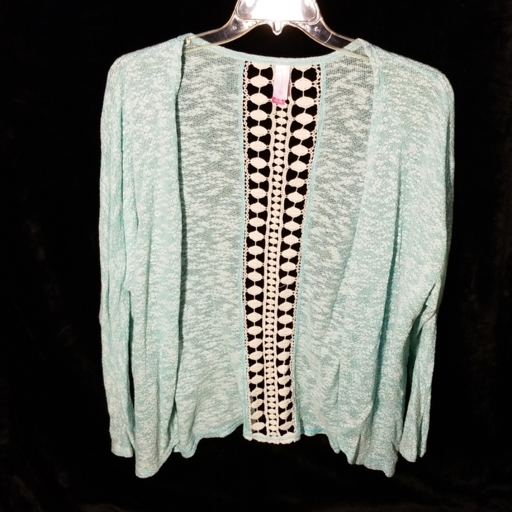 Lightweight sweater